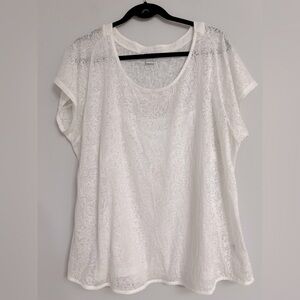 Liz Claiborne White Short Sleeve Top. Pit to pit= 22”